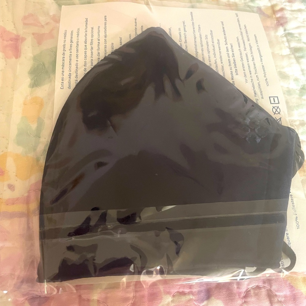 Tory Burch mask- NWT- Navy
